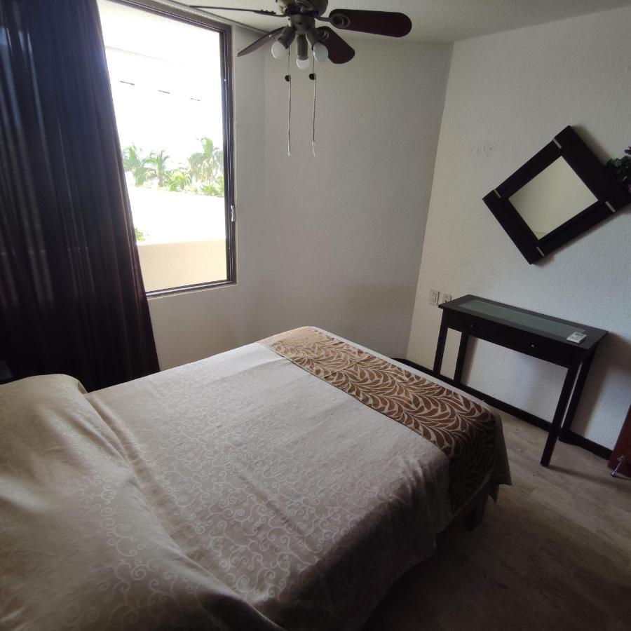 Bella Beach Condo Vacation 2 Bedrooms Канкун Екстериор снимка