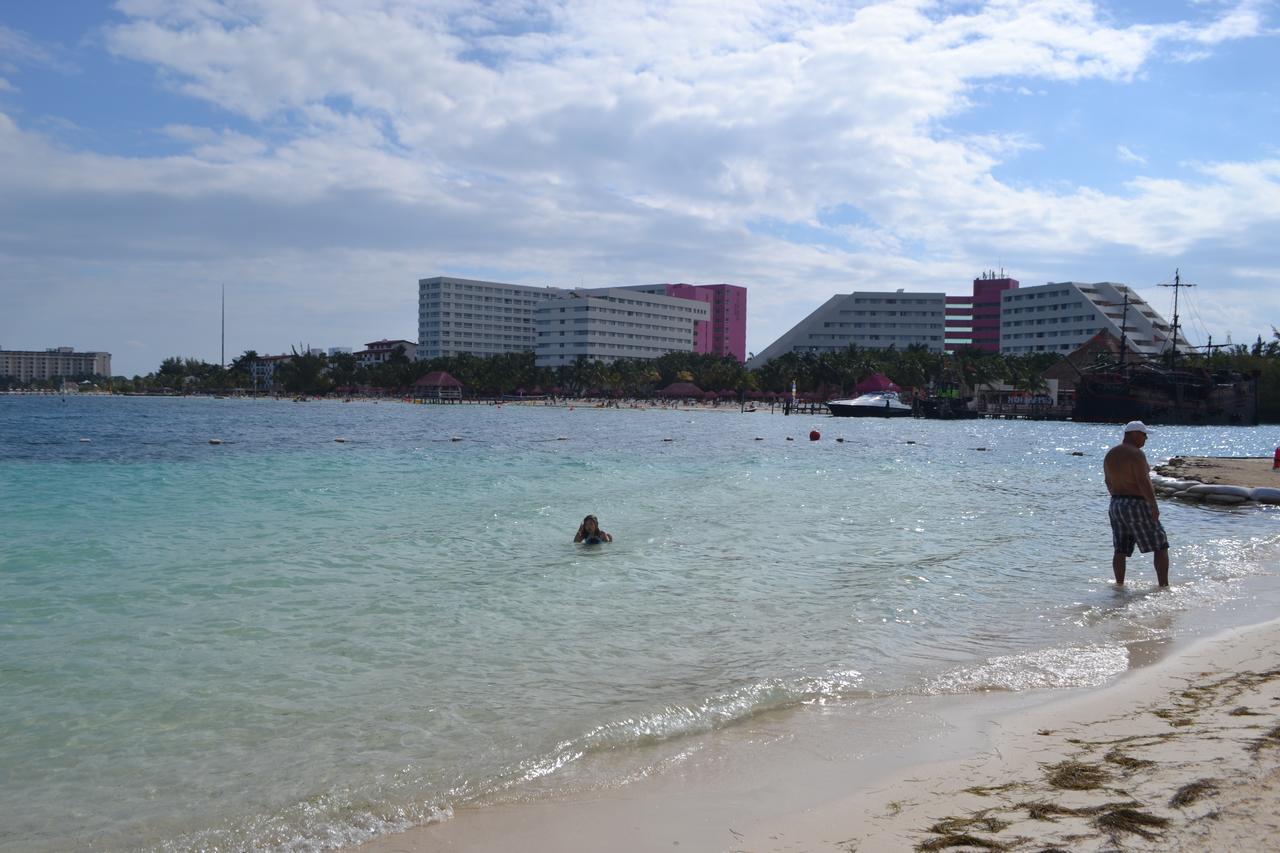 Bella Beach Condo Vacation 2 Bedrooms Канкун Екстериор снимка